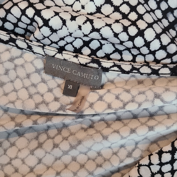 💜Vince Camuto Long Sleeve top - Picture 5 of 11